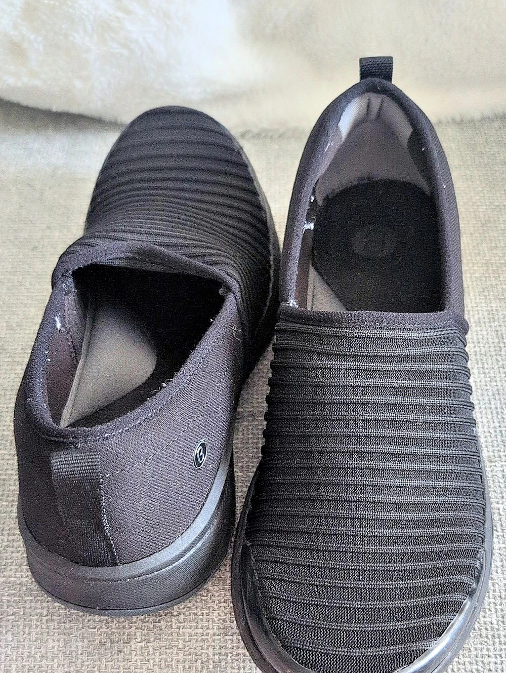 BZees Black Knit Sneakers US 8.5 Like New